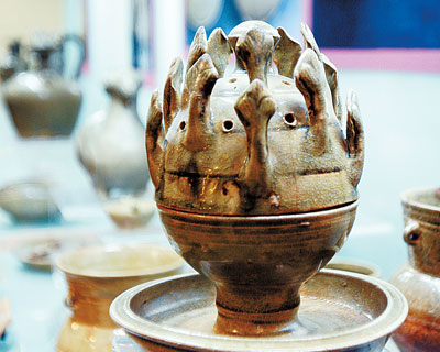 小樓里珍藏稀世青瓷