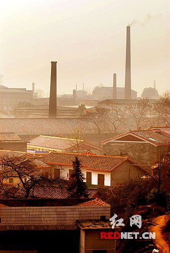 Gt莧SڳƬİ׉߷֮ϣ^ǧՂy(tng)L(zhng)ɳ~(zhn)|(zh)yf(shu)жɫ