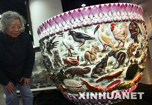 1��8�գ�һλ�������څ��^һ���մ���Ʒ�� ���գ�&ldquo;���ʾ����(zh��n)�D�D�����������մ�ˇ�g�ҽ�(j��ng)����Ʒչ&rdquo;���Ϻ��L���^(q��)�Ļ�ˇ�g�����_չ��չ�[׌�Ϻ������܉�����x�I�Դɶ������(zh��n)���ƴɹ�ˇ�ͮ�������ˇ�gƷ�Ī���������