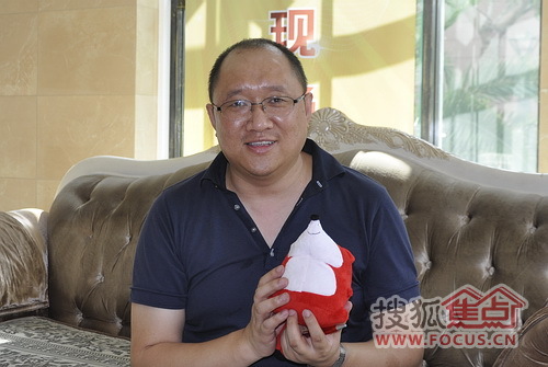 亞細(xì)亞陶瓷 市場(chǎng)部經(jīng)理 黃海利 亞細(xì)亞陶瓷 市場(chǎng)部經(jīng)理 黃海利