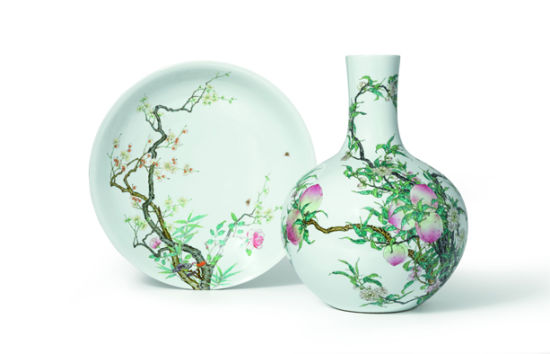 清乾隆“粉彩九桃天球瓶”(估價(jià)8000萬~1億港元)