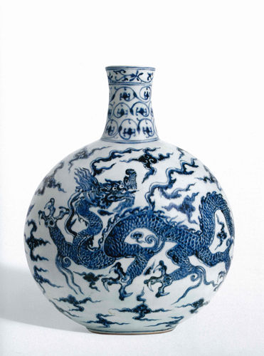 明永樂“青花云龍紋扁壺”(估價(jià)5000~8000萬港元)