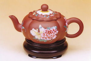 紫砂琺瑯彩花棱壺