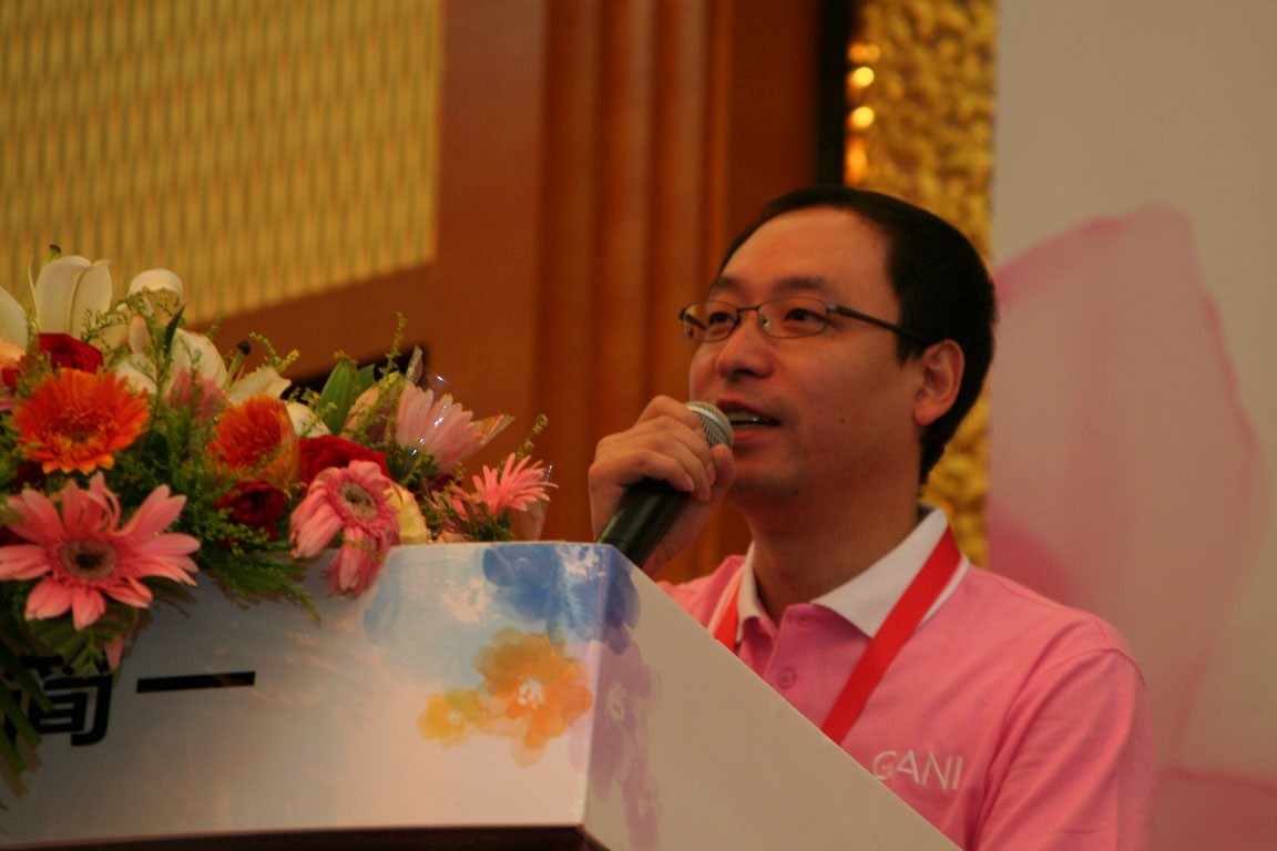 簡一陶瓷品牌總監(jiān)游俊致辭 簡一陶瓷品牌總監(jiān)游俊致辭