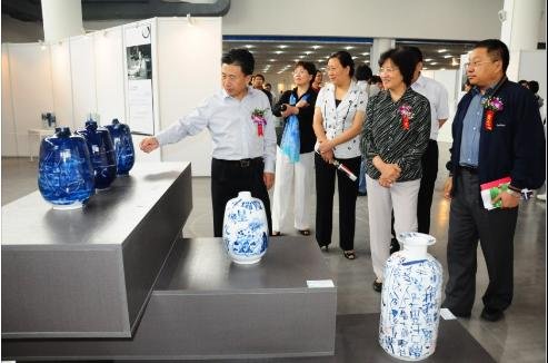 瓷本水墨—名家繪瓷展亮相陶瓷藝術(shù)博覽會