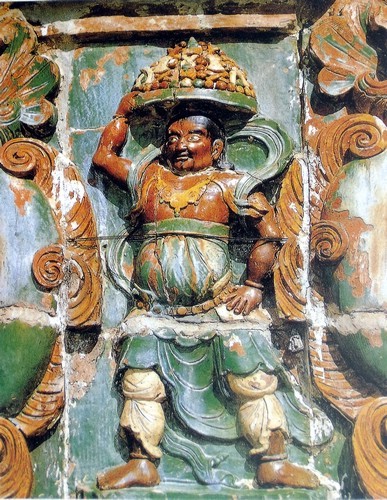 元琉璃胡人進(jìn)寶建筑飾件 山西五臺(tái)山佛光寺文殊殿脊剎前 元琉璃胡人進(jìn)寶建筑飾件 山西五臺(tái)山佛光寺文殊殿脊剎前