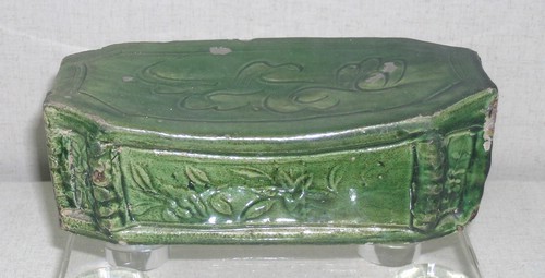 南宋吉州窯綠釉八角枕 江西省博物館藏 南宋吉州窯綠釉八角枕 江西省博物館藏