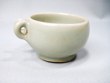 金代月白釉鳥(niǎo)食杯