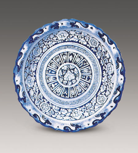 元·青花牡丹琛寶菱花口盤