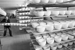 1��25����ꖳǿh�S���ɘI(y��)��˾�T�������a(ch��n)�����մ���ԓ�h�Ԉ@�^(q��)���d�w��ץ�Ŀ����(qi��ng)�Ƽ�����������F(xi��n)���մɮa(ch��n)�I(y��)�����r(n��ng)��͘I(y��)�ṩƽ�_���������F(xi��n)�ˮa(ch��n)Ʒ��Ԫ�����a(ch��n)�I(y��)朗l�������a(ch��n)�@�^(q��)����������8000�˵ķ�(w��n)���͘I(y��)��