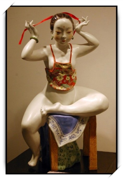 【圖文音】現(xiàn)代仕女瓷器作品欣賞