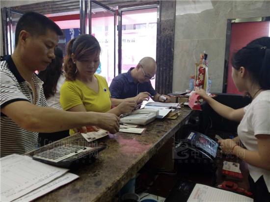 參加團(tuán)購業(yè)主下定購磚