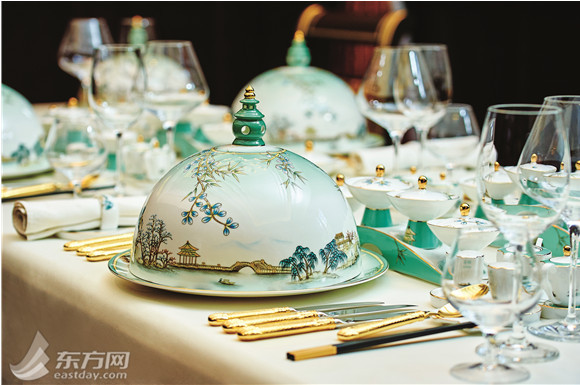 G20國宴餐瓷來自上海:從西湖獲靈感 歷經(jīng)81道工序