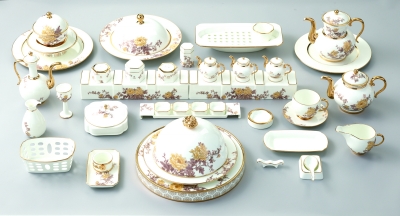 上合組織青島峰會宴會用瓷“錦繡中華”來自深職院 上合組織青島峰會宴會用瓷“錦繡中華”來自深職院